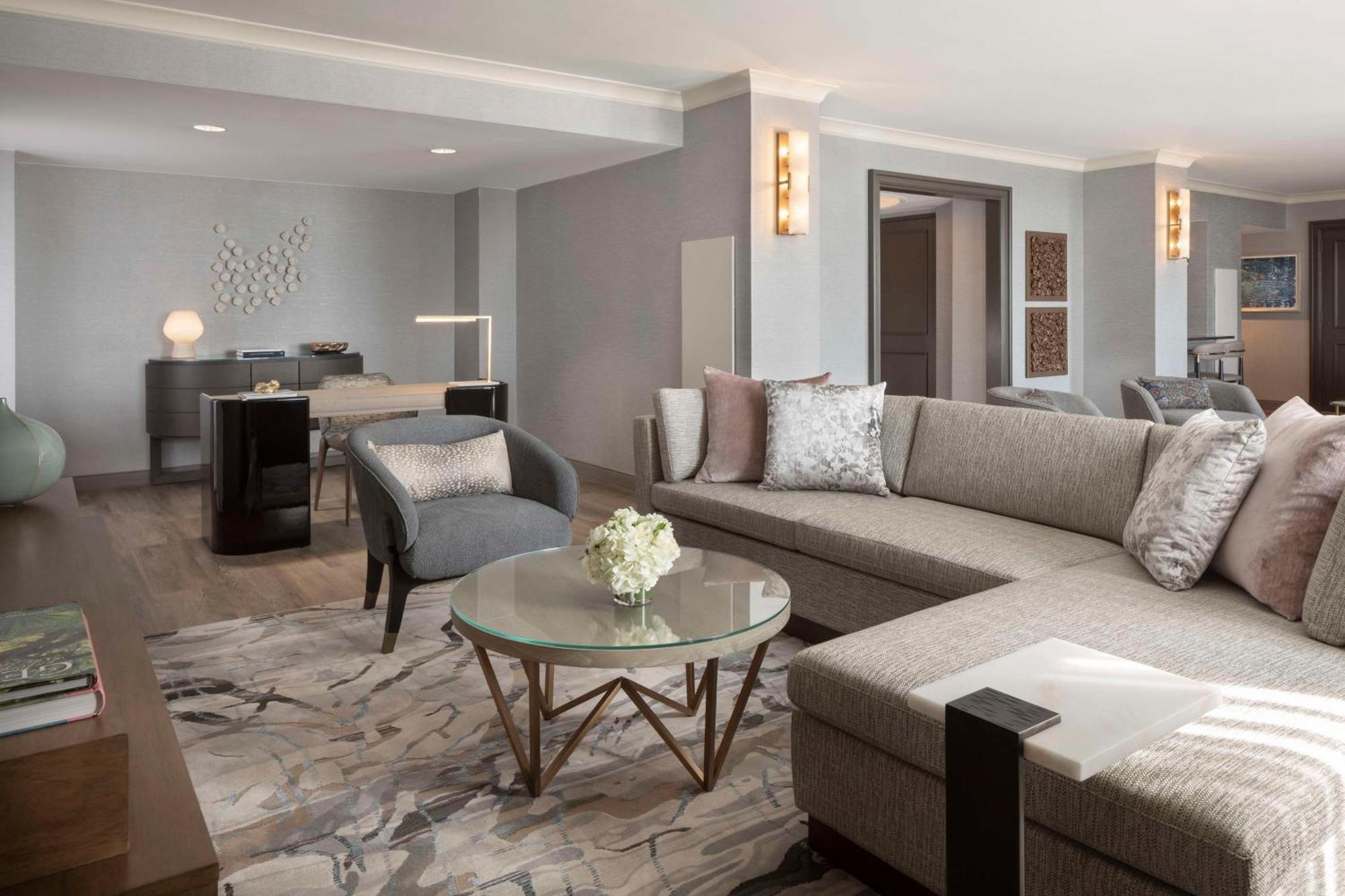Grand Hyatt In Buckhead 4*
